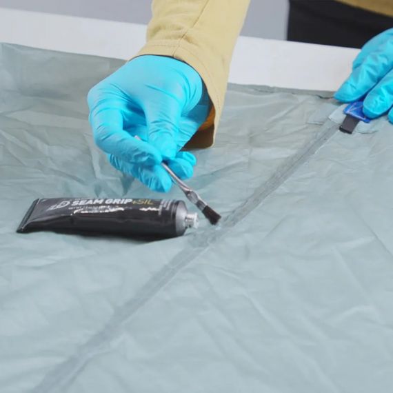 Водонепроницаемый герметик для швов Gear Aid Seam Grip +SIL™ Silicone Tent Sealant 28g